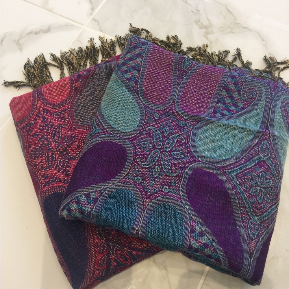 2 Pashmina Scarves 70% Pashmina, 30% Silk